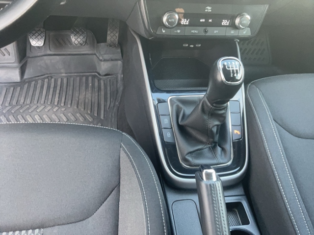 SKODA Fabia 1.0 TSI OPF Style LED LICHT+NAVI+PDC+SITZH,