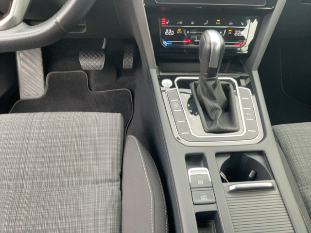 VW  Passat Variant 2.0 TDI Business NAVI+LED LICHT+K,