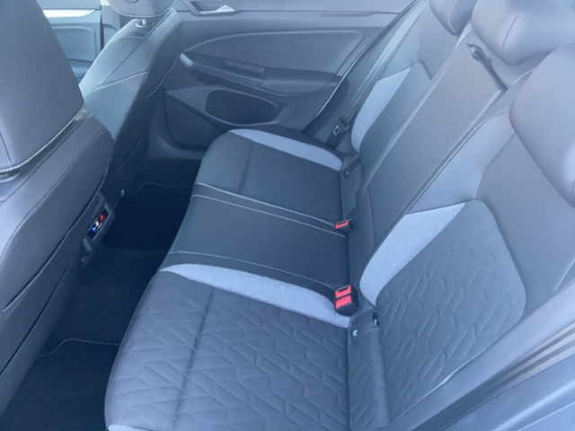 VW Golf VIII Variant 1.5 eTSI Goal AHK+KAMERA+ACC+N,