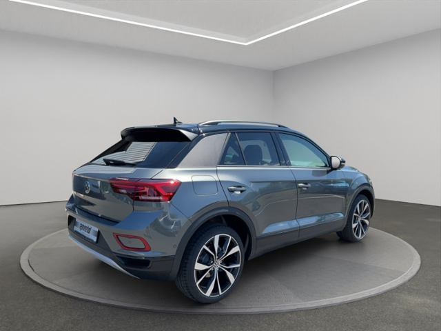 VW T-Roc 2.0 l TDI DSG Style AHK+KAMERA+ACC+BLACK S,