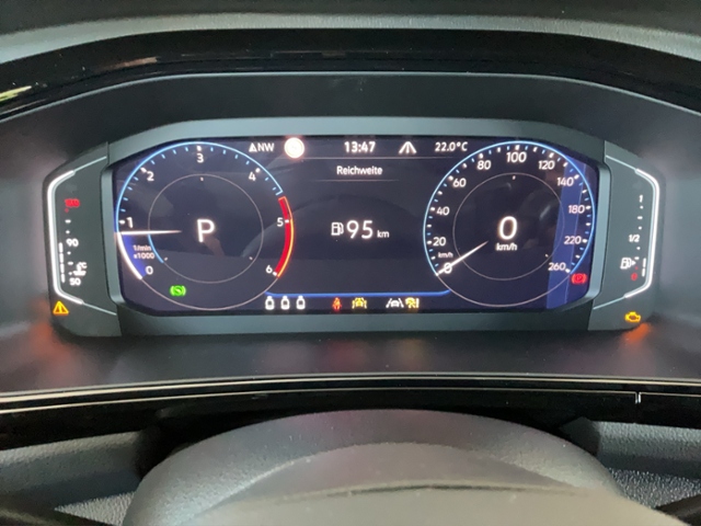 VW T-Roc 2.0 l TDI DSG Style AHK+KAMERA+ACC+BLACK S,