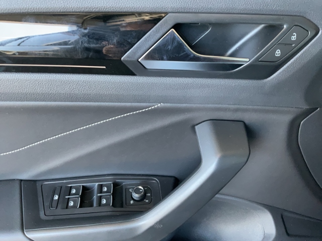 VW T-Roc 2.0 l TDI DSG Style AHK+KAMERA+ACC+BLACK S,